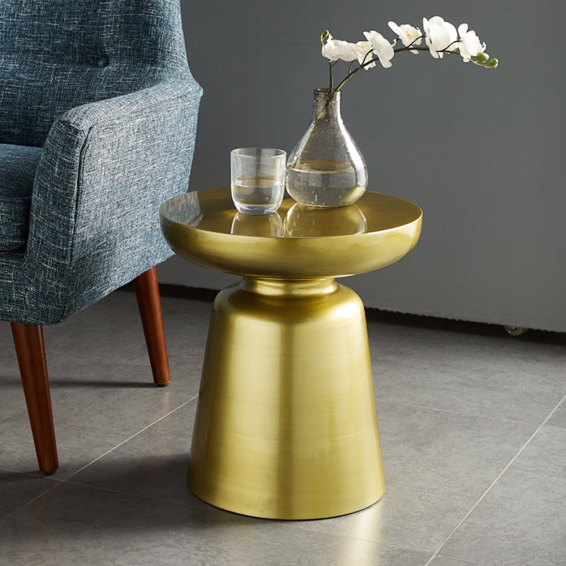 Tavolino in bronzo metalliconordico moderno per soggiorno